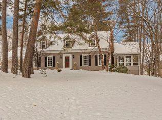 1433 Bell Rd, Chagrin Falls, OH 44022