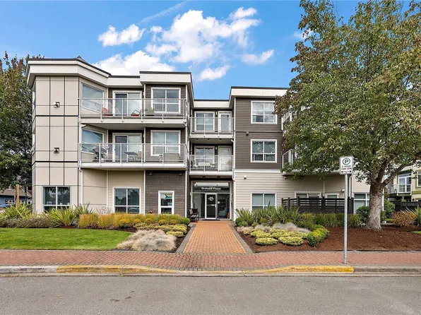 2440 Oakville Ave #301, Sidney, BC V8L 5Y4