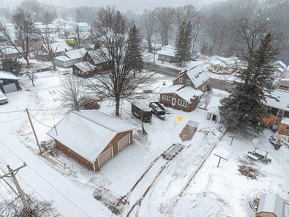 2nd image of 1648 River St