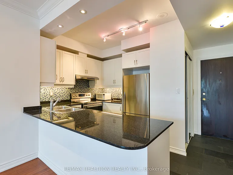 28 William Carson Cres #804 — Photo 14