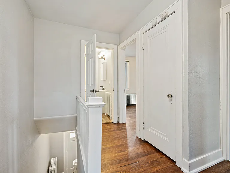 139 Sumner Ave — Photo 16