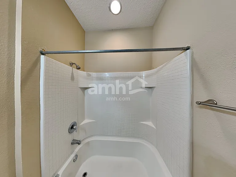 404 Britton Shores Ct — Photo 17
