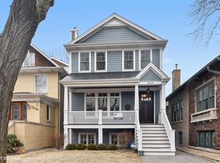 1416 W Berteau Ave, Chicago, IL 60613