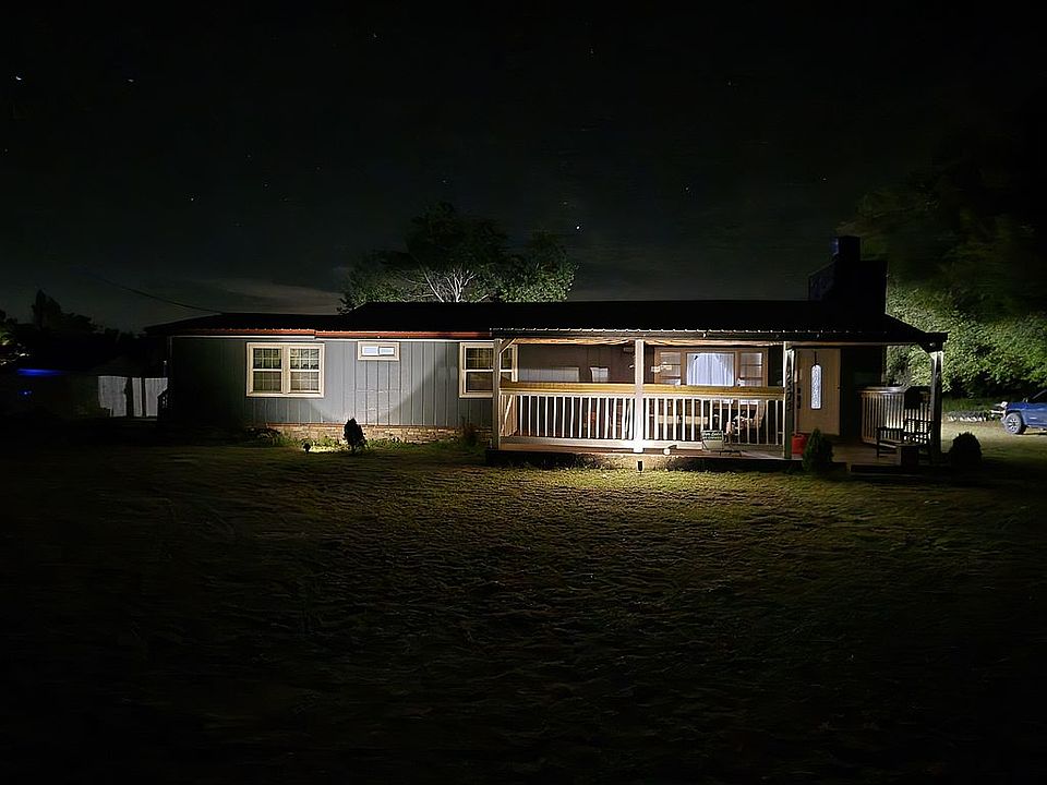 1st image of 2523 SW Daisy Rd