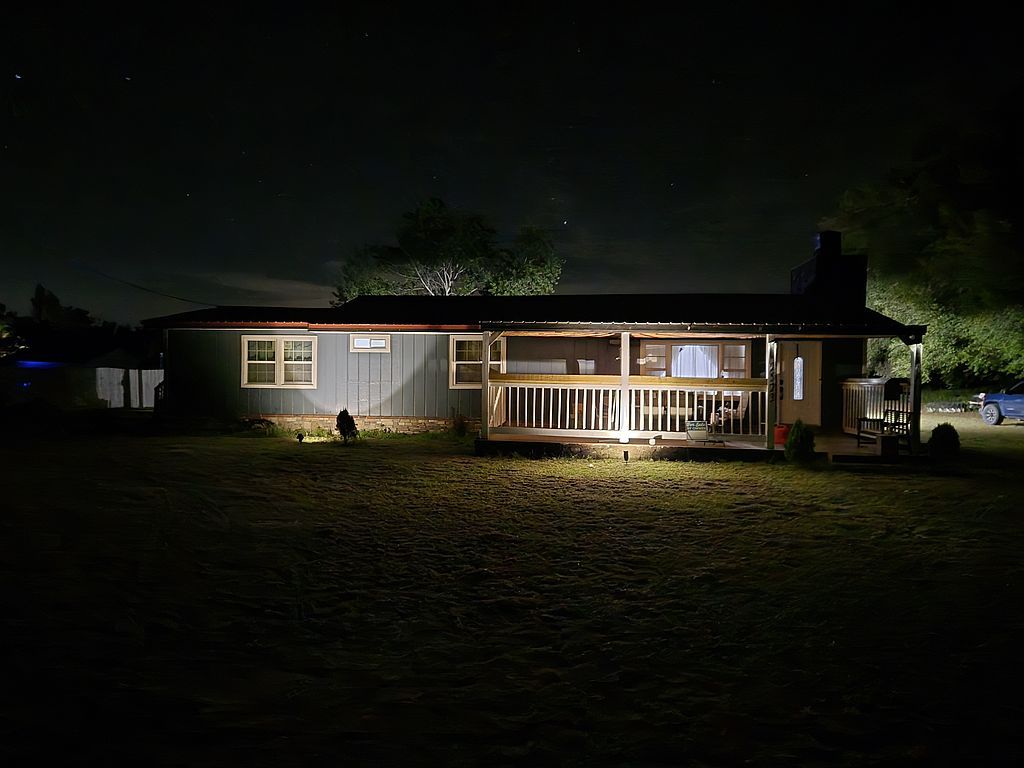 2523 SW Daisy Rd - Property Image