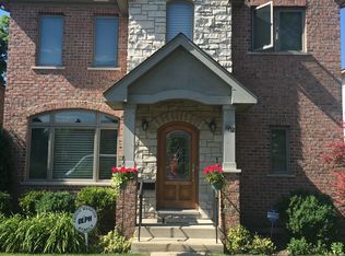 1952 Glenview Rd, Glenview, IL 60025
