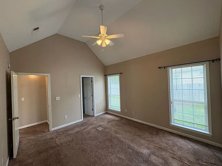 161 Mayfair Ln — Photo 18