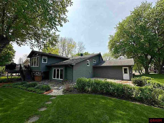2nd image of 30 Lincoln Ln