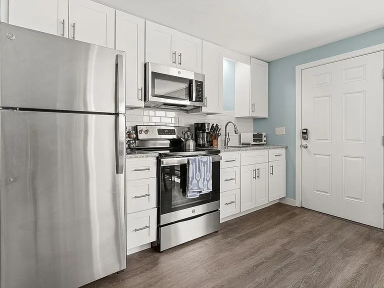911 Ocean Blvd #3 — Photo 10