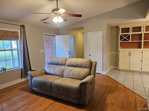 3rd image of 829 Busbey Rd SW