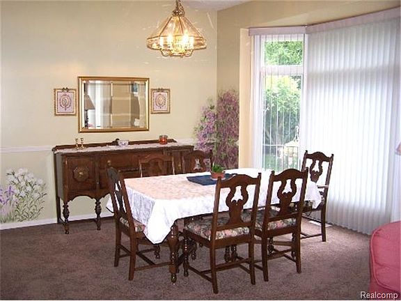 3rd image of 25737 Arcadia Dr