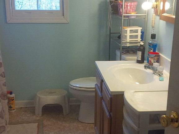 3rd image of 121 Jerrica Leigh Ln