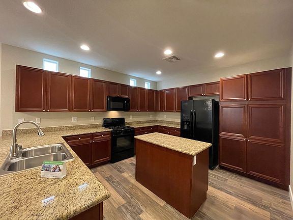 3rd image of 10569 Valdosta Ave