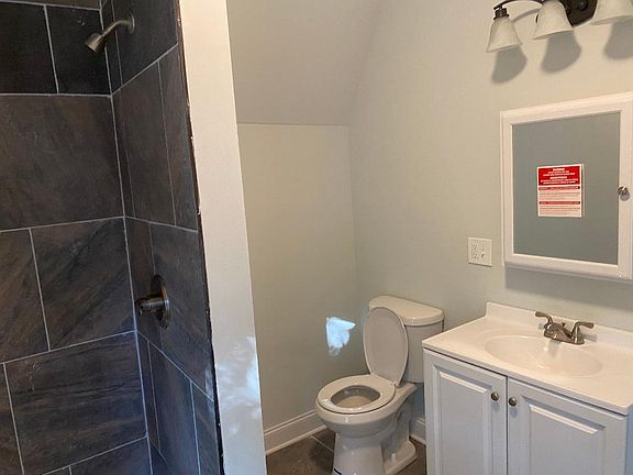 4th image of 320 Glenwood Ave #1