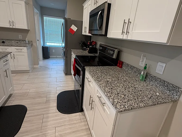 16413 Severn Ln — Photo 22