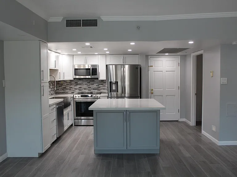 7860 E Camelback Rd #412 — Photo 2