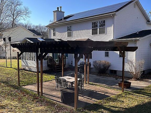 4th image of 136 Elizabeth Way