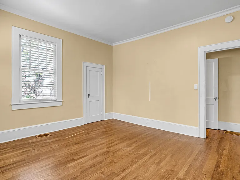 205 Croft St — Photo 24