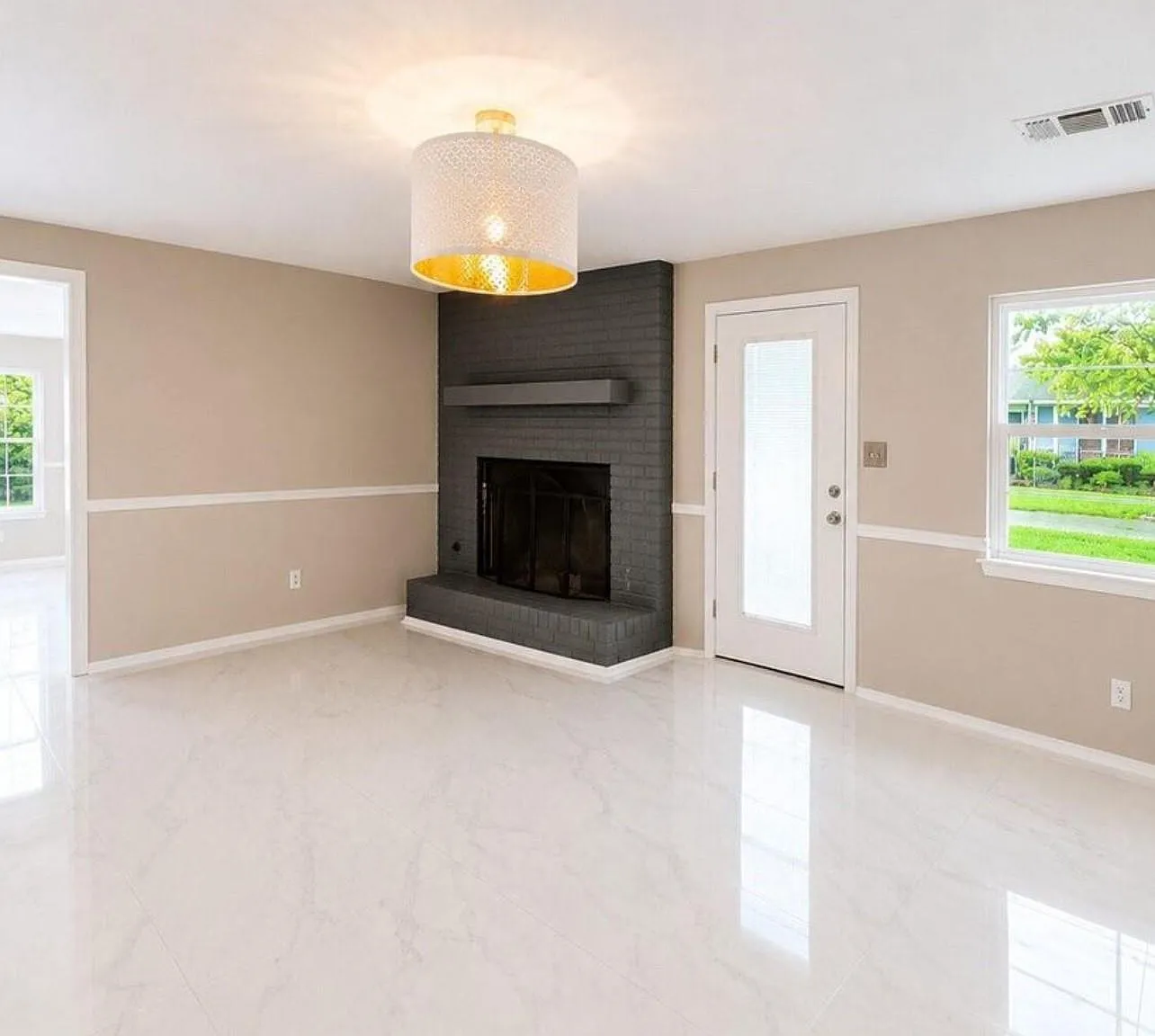 3 bed, 2.0 bath, 1260 sqft, $1,700 — Photo 2
