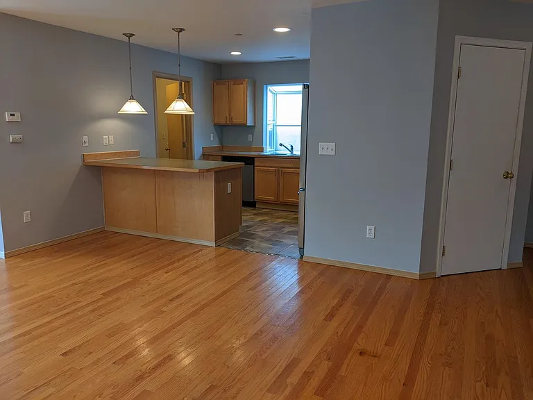 1169 Hudson St — Photo 5
