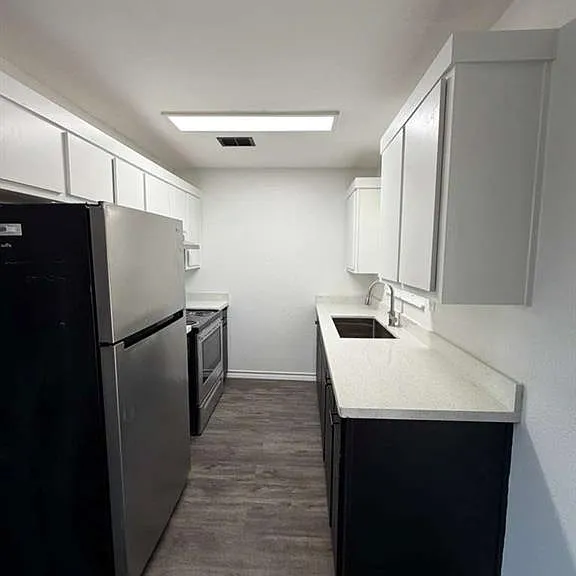 913 W Park Ave — Photo 3