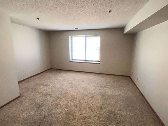 4th image of 744 Ashland Ave APT 102