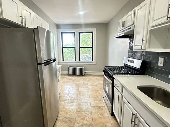 3rd image of 288 4th Ave APT 204