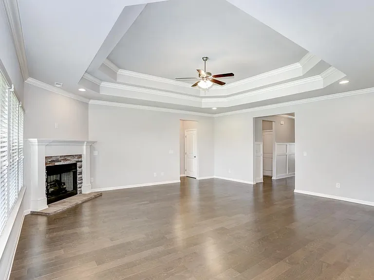 611 Willow Crest Ln SW — Photo 4