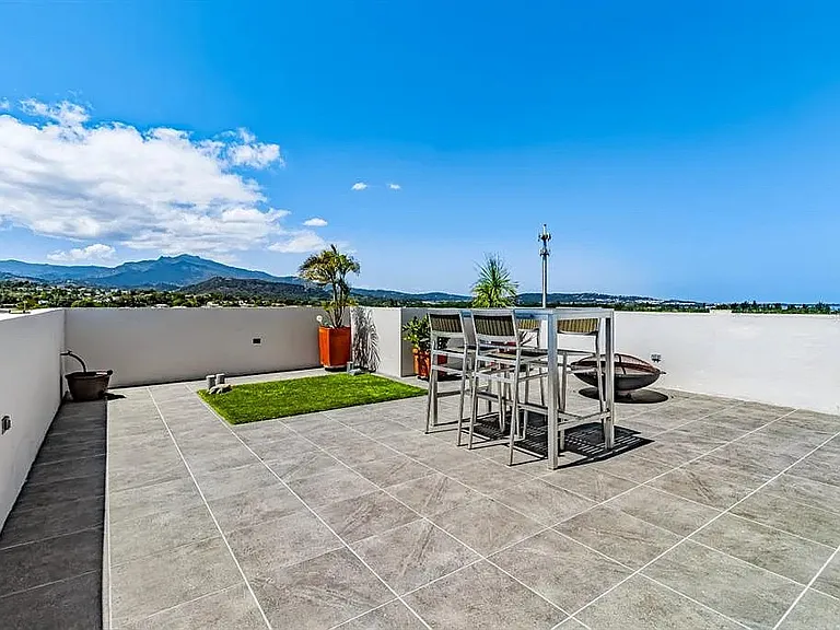 Massive outdoor terrace with beautiful mountain and ocean views