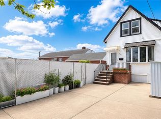 266 Kensington Ave, Staten Island, NY 10305