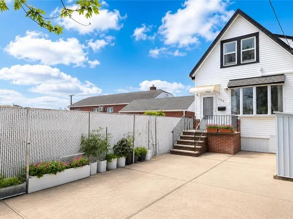 266 Kensington Ave, Staten Island, NY 10305