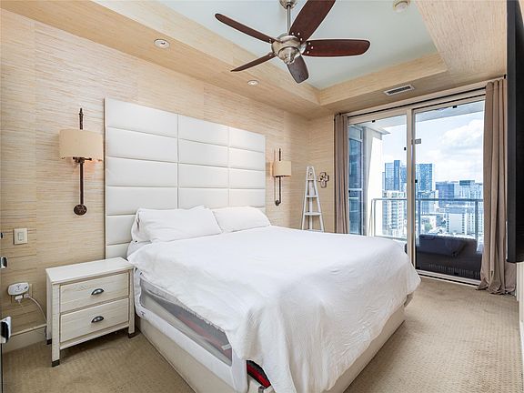 4th image of 98 San Jacinto Blvd #1703