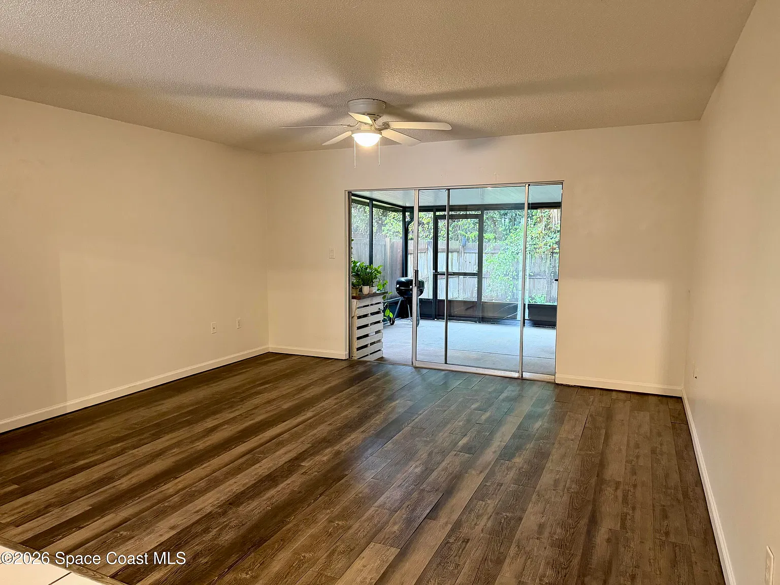 2 bed, 1.5 bath, 1088 sqft, $1,400 — Photo 2