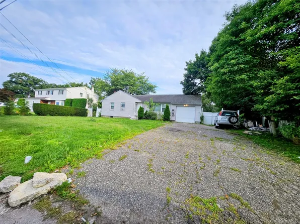 182 New York Avenue, Bay Shore, NY 11706
