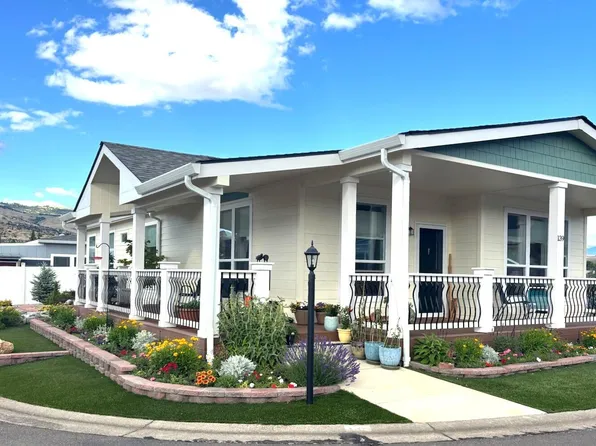 333 Mountain View Dr Unit 139, Talent, OR 97540