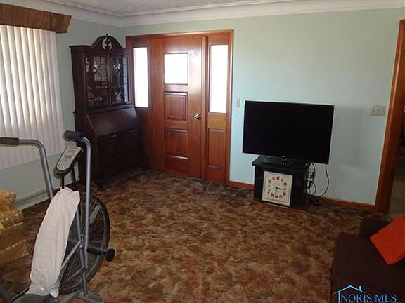 2nd image of 201 Villa Dr