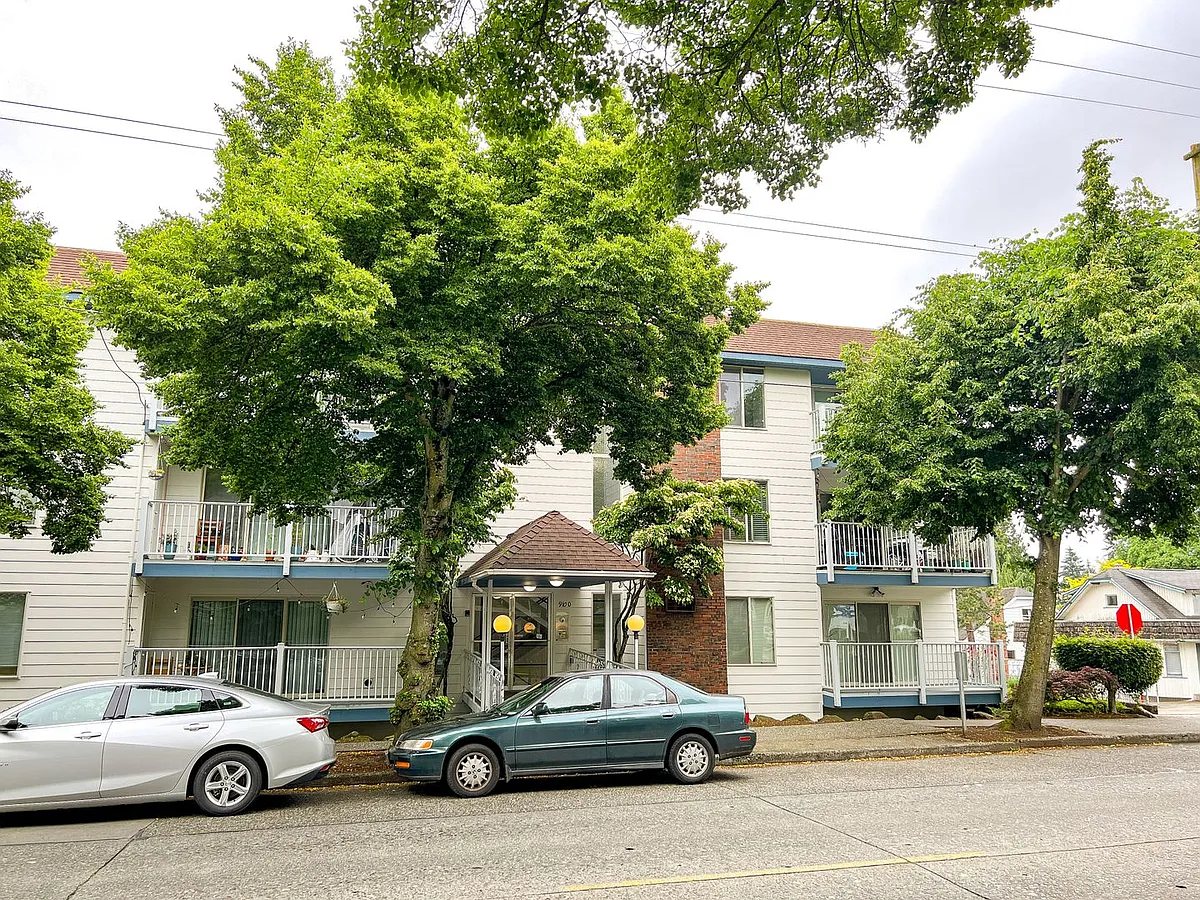 Building Photo - 9100 Roosevelt Apartments