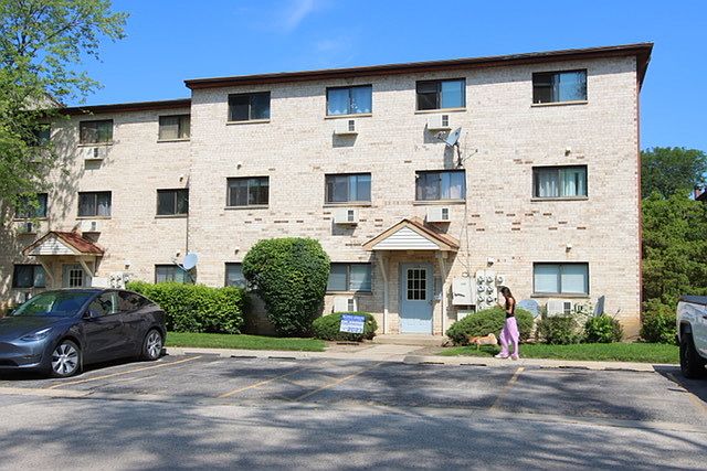 1st image of 514 E Spruce Dr APT 2B
