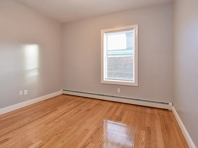 525 Charles St #2 — Photo 10