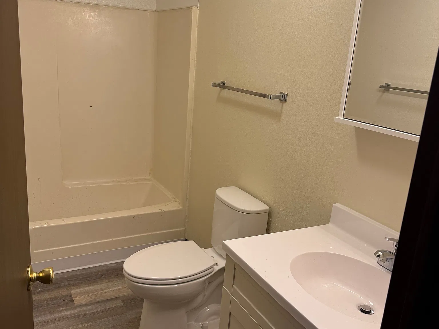 Locust Street Apartments — Photo 2