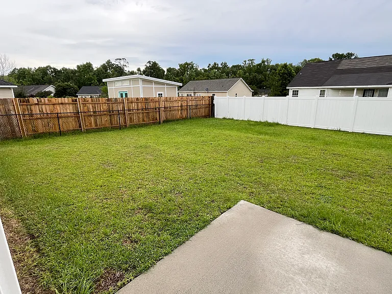 7031 White Pine Ave — Photo 11