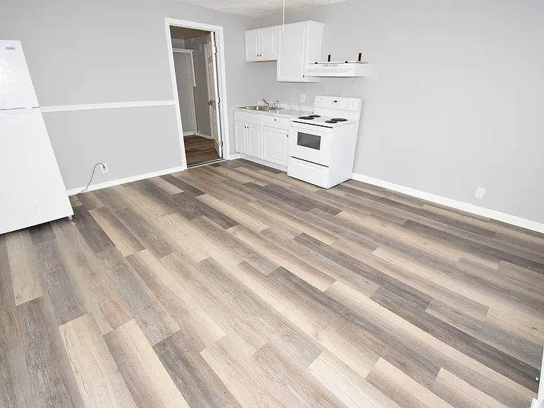 186 W Main St #A — Photo 1