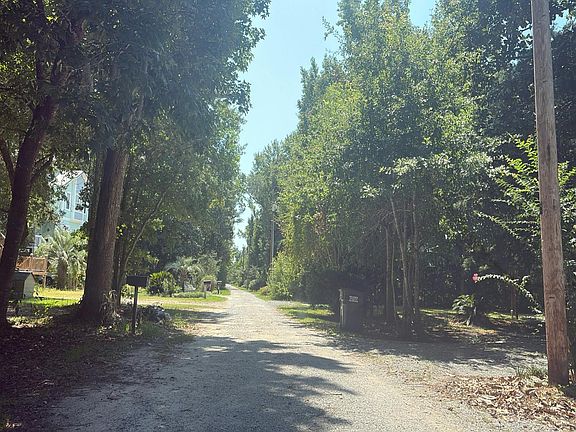 4th image of 9814 Bay Rd N