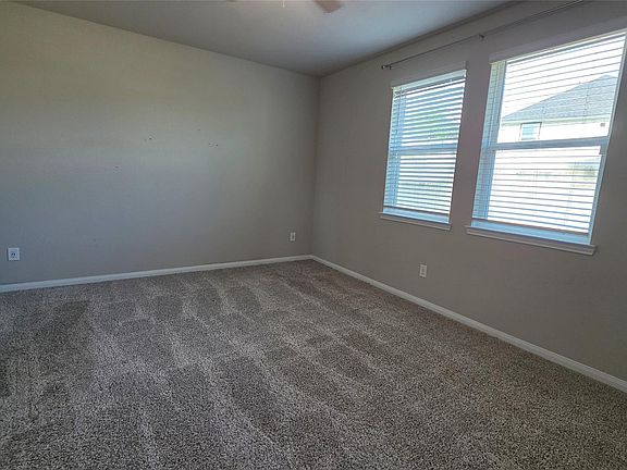 4th image of 17446 Buckeye Br