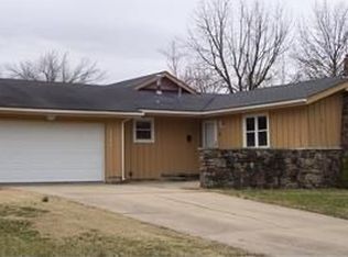 3324 E Seneca St, Springfield, MO 65804