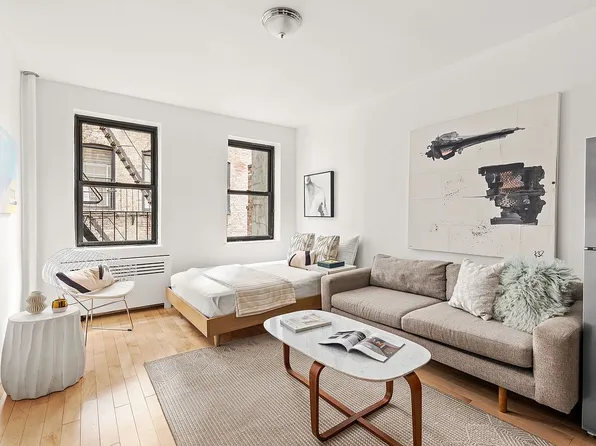 20 Jane St APT 2D, New York, NY 10014