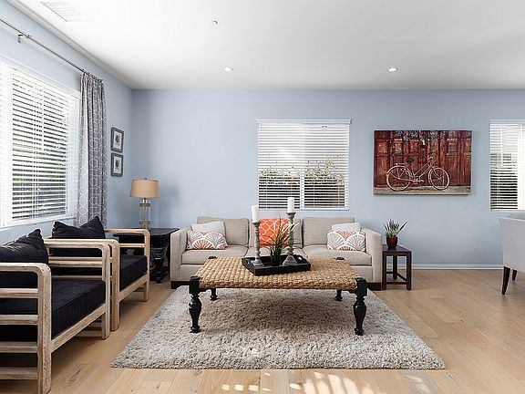 2nd image of 204 Susannah Pl