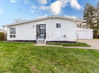 83 Meadle Ct, Mount Clemens, MI 48043