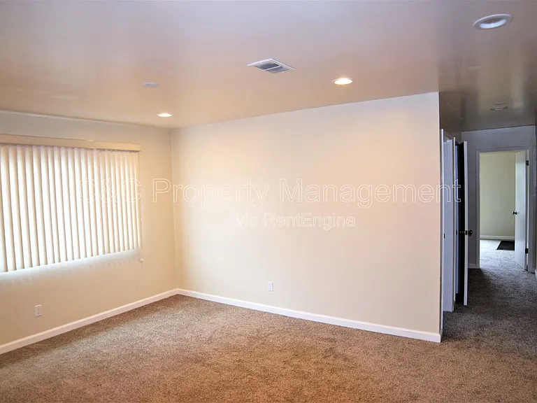 1695 Hilby Ave — Photo 15