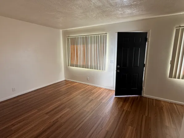 300 S 7th Ave APT 7, Barstow, CA 92311